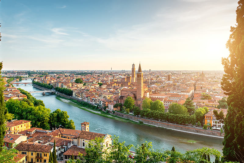 Adige che attraversa Verona