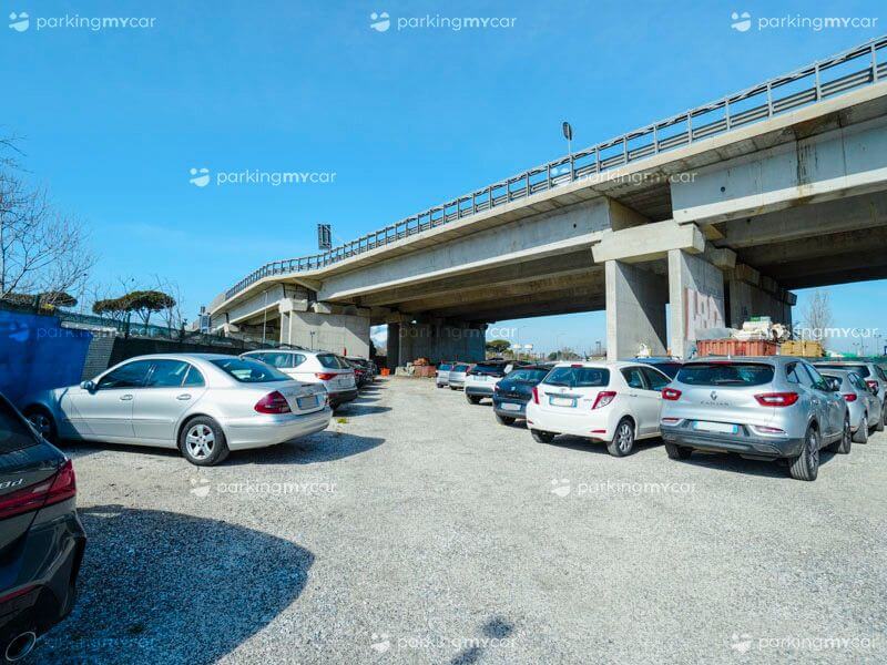 Parcheggio Pisa Service - Aeroporto Pisa posti auto scoperti Parcheggio Pisa Service - Aeroporto Pisa