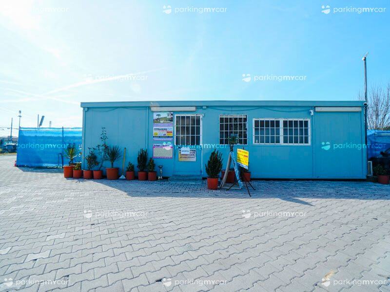 Parcheggio Pisa Service - Aeroporto Pisa Reception e piazzale antistante Parcheggio Pisa Service - Aeroporto Pisa