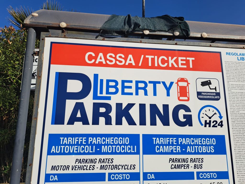 Liberty Parking - Porto Milazzo Insegna Liberty Parking - Porto Milazzo