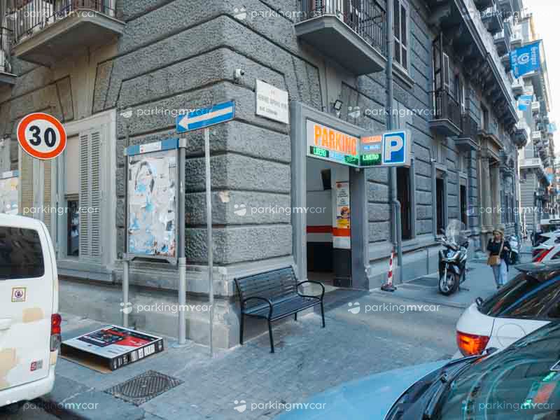 Parking del Golfo - Napoli centro città Ingresso Parking del Golfo - Napoli centro città