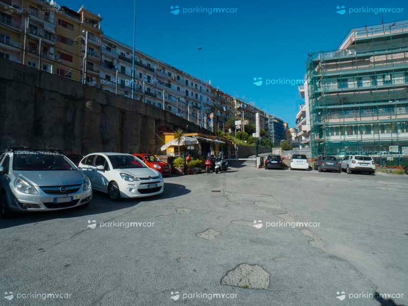 Gran Garage Colli Aminei - Napoli centro Posti auto scoperti Gran Garage Colli Aminei - Napoli centro