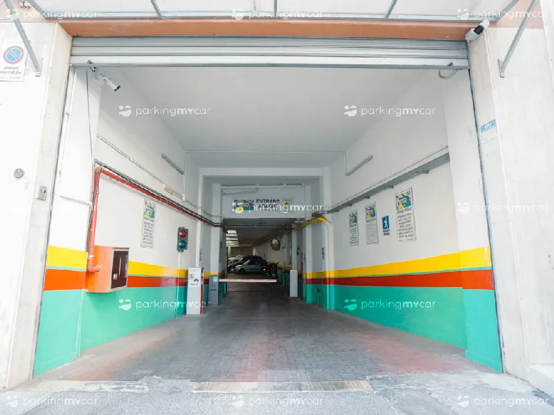 Garage Casale - Bari Ingresso Garage Casale - Bari