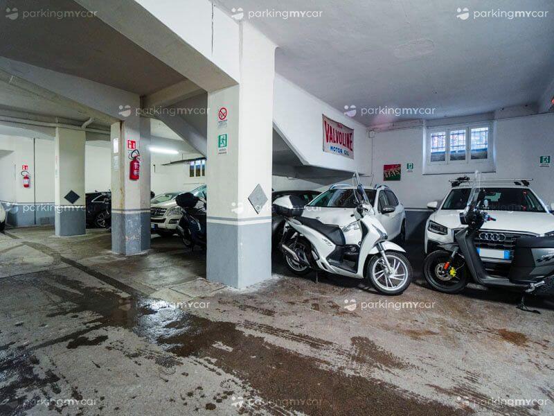 Bogmar Parking - Stazione Genova Brignole Auto e motocicli parcheggiati presso Bogmar Parking