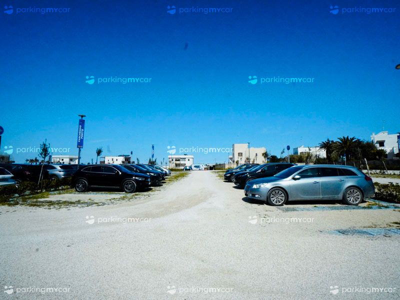Quick Low Cost - Aeroporto Bari Auto parcheggiate presso Quick Low Cost - Aeroporto Bari