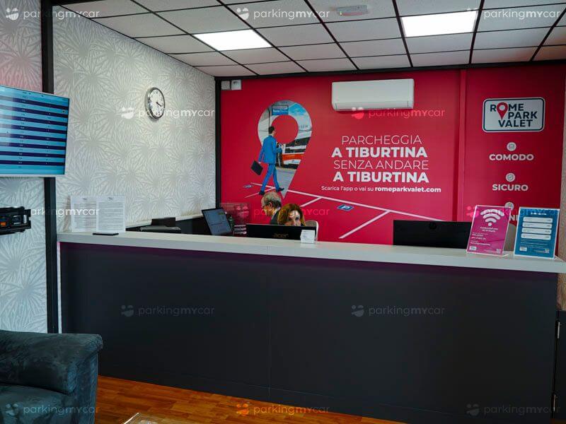 Rome Park Valet - Stazione Roma Tiburtina Reception di Rome Park Valet - Stazione Roma Tiburtina