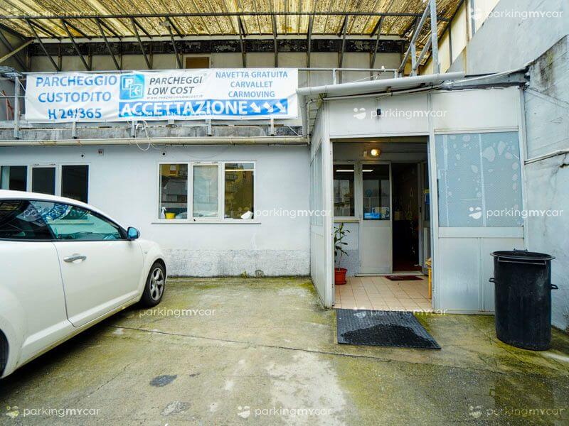 Parcheggio Genova Service - Stazione Principe Ingresso reception Parcheggio Genova Service - Stazione Principe