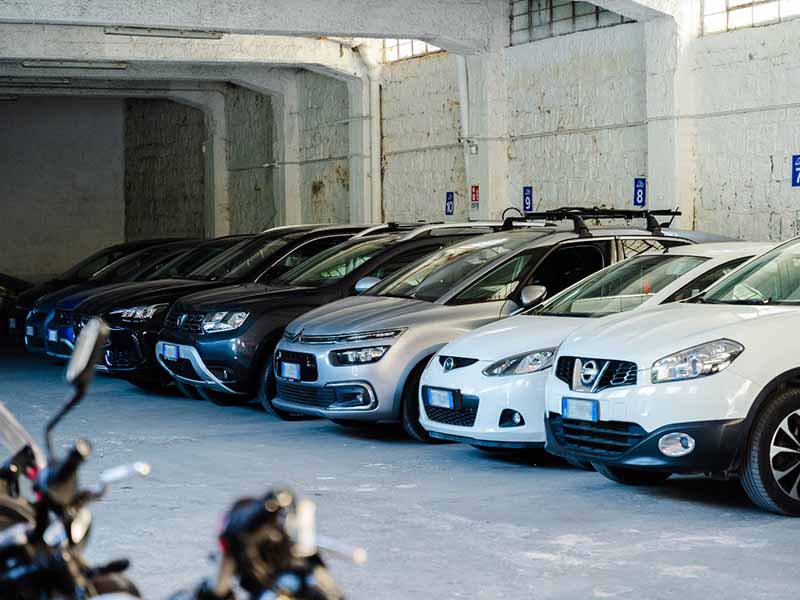 Garage Marser Car Valet - Porto Pozzuoli auto parcheggiate Garage Marser Car Valet - Porto Pozzuoli