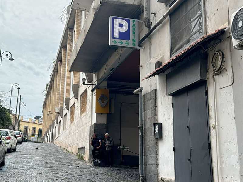 Parking Vittorio Emanuele - Napoli Chiaia Via di accesso Parking Vittorio Emanuele - Napoli Chiaia