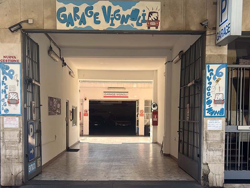 Garage Vignoli - Milano Naviglio Grande Accesso Garage Vignoli - Milano Naviglio Grande